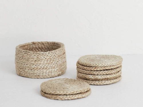 Set van 8 onderzetters in mandje met deksel